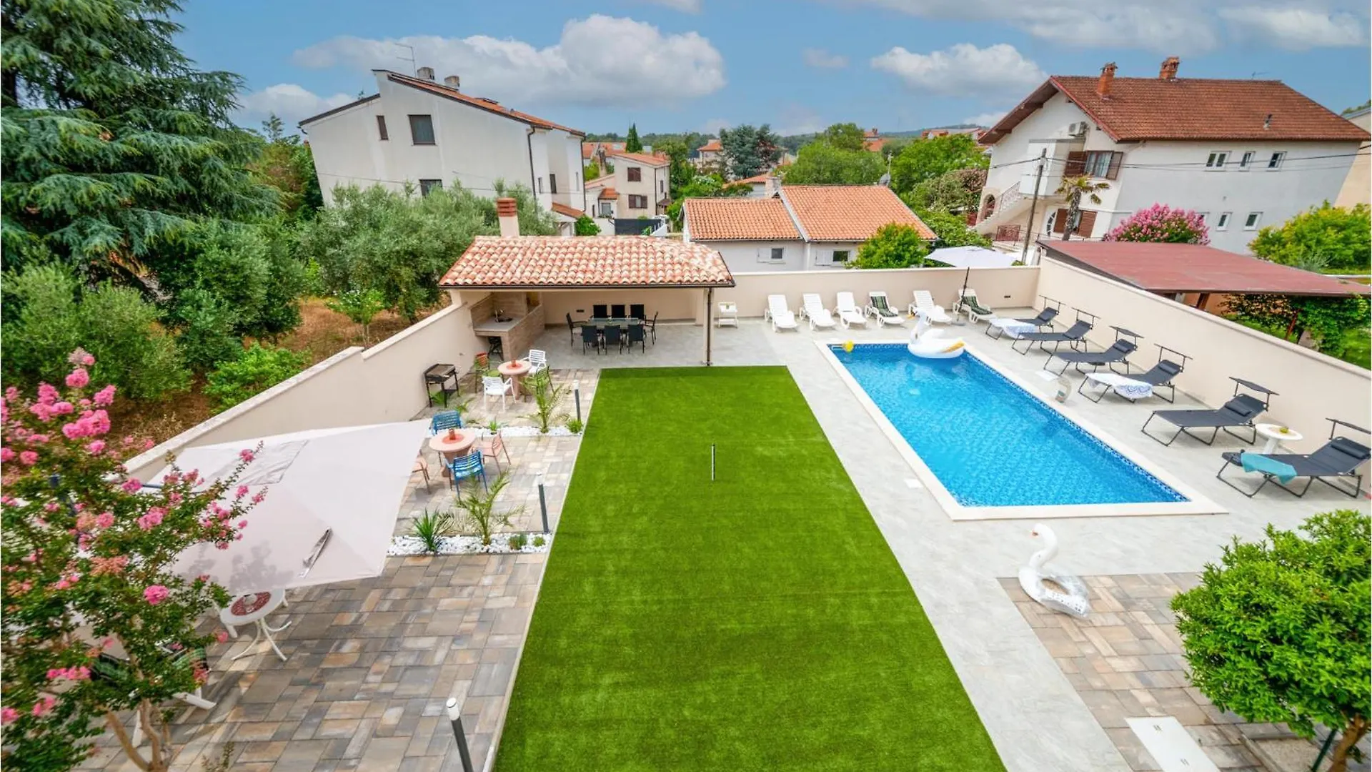 Gorgeous Apartment In Medulin With Wifi