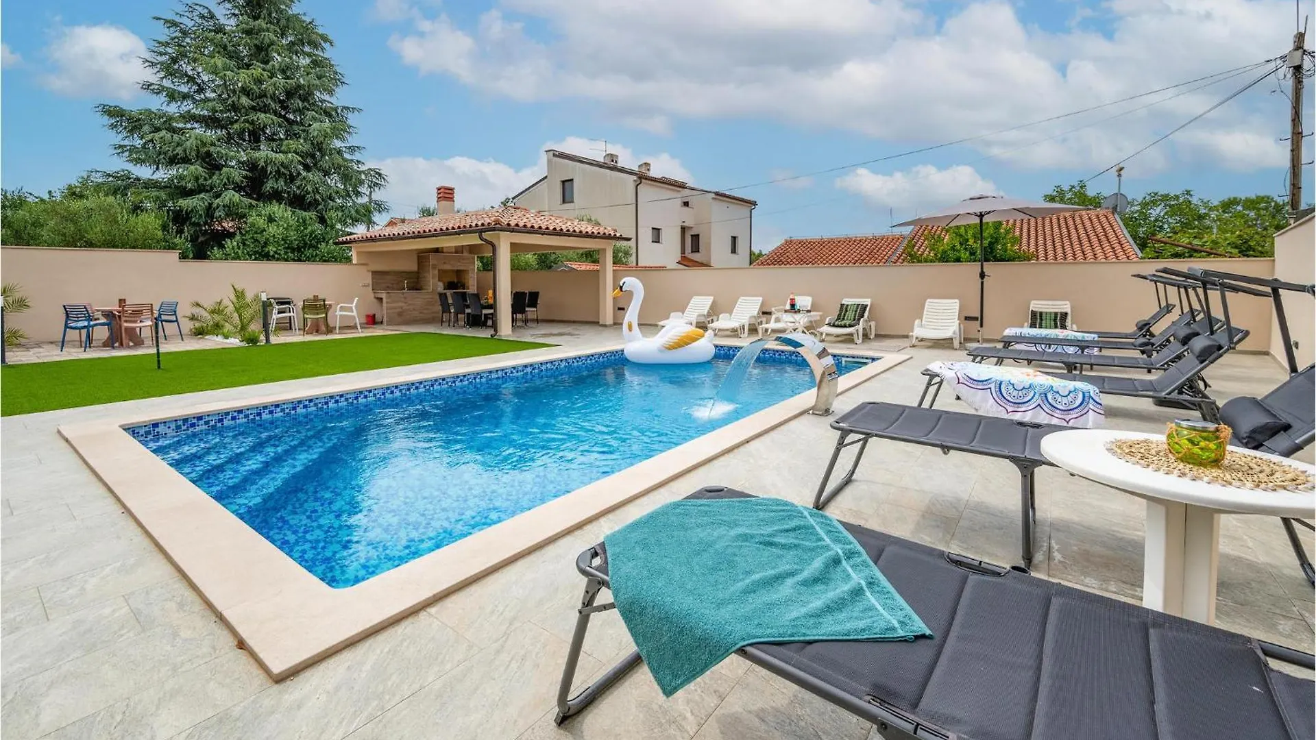Gorgeous Apartment In Medulin With Wifi 0*,  Croatia